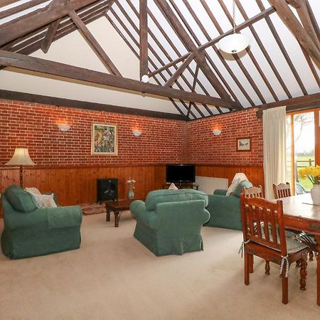 Pear Tree Villa Wood Norton Exterior foto