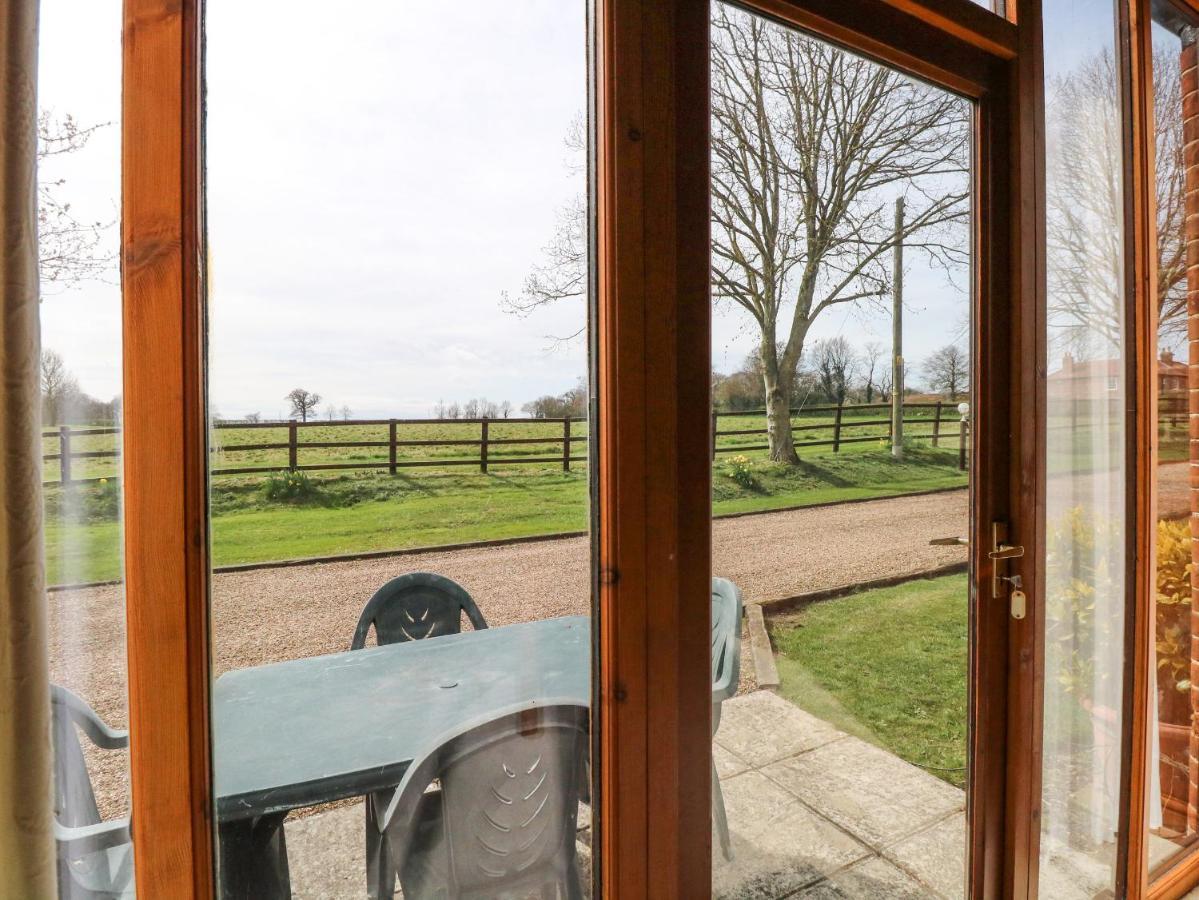 Pear Tree Villa Wood Norton Exterior foto