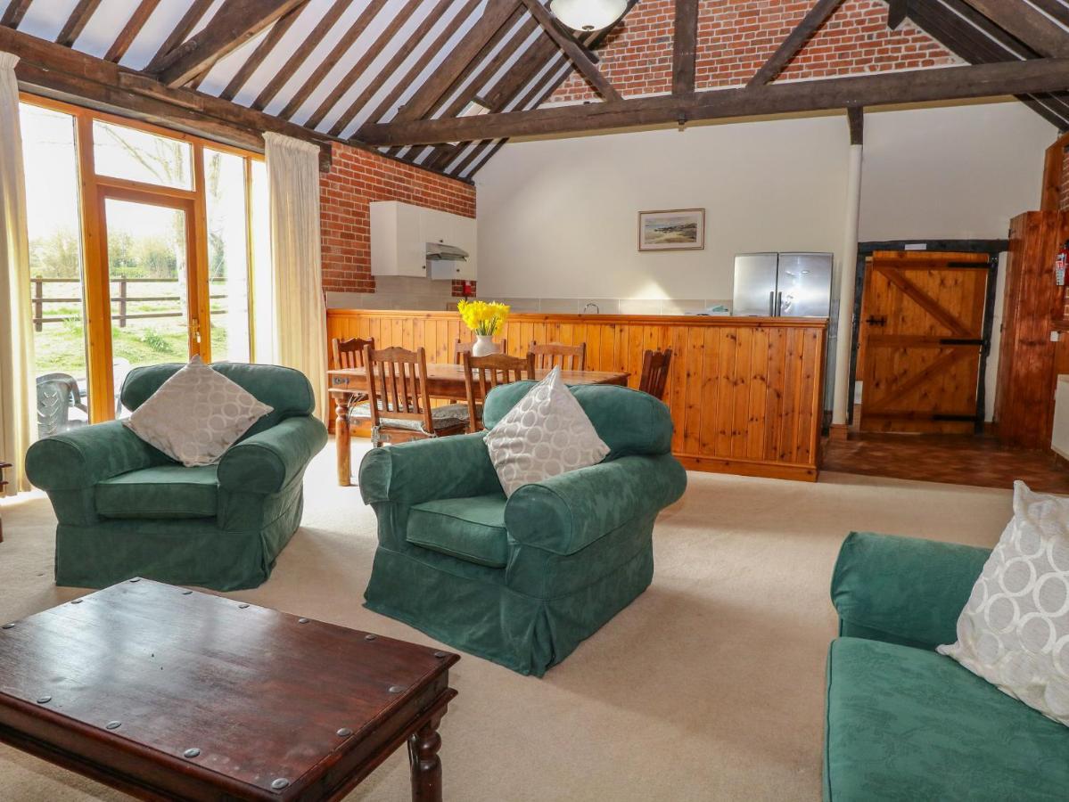 Pear Tree Villa Wood Norton Exterior foto