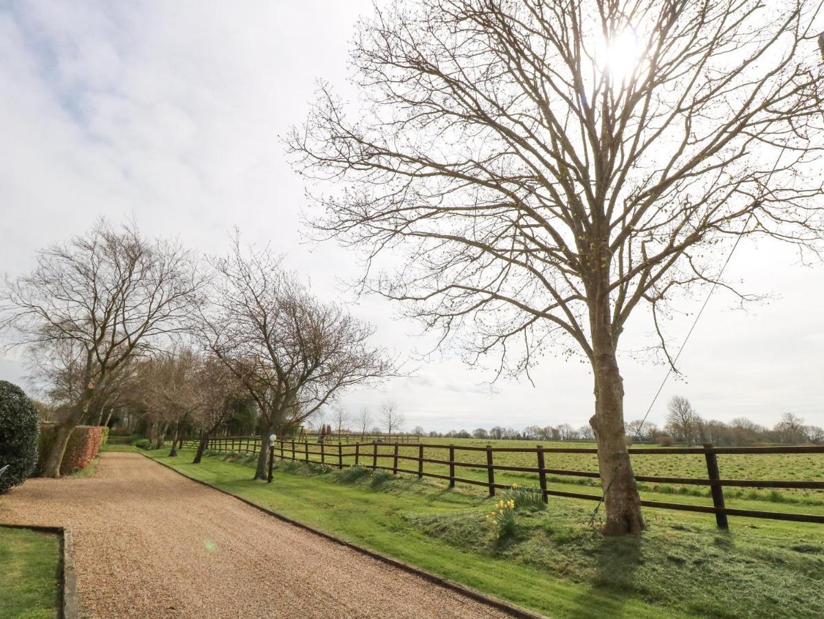 Pear Tree Villa Wood Norton Exterior foto